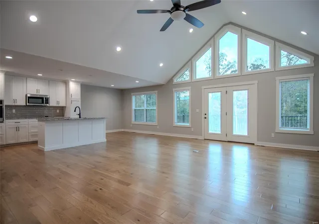 Photo 4 of Single Family Residence at 12567 Rock Hill Rd, Holts Summit, MO 65043 | MLS# MIS25002158 | | Sold on 2025-04-17