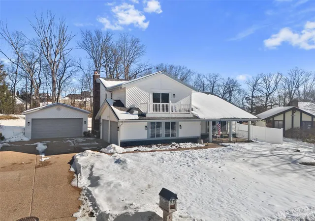 Single Family Residence at 15 Vicksburg Station, Saint Charles, MO 63303 | MLS# MIS25002194 | | Sold on 2025-02-12