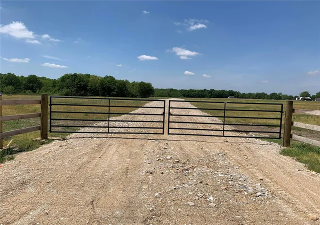 Photo 2 of Farm at 0 Garrett Rd, High Hill, MO 63350 | MLS# MIS25002286 | | Sold on 2025-04-04