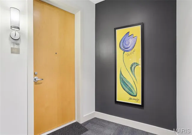 Photo 3 of Condominium at 6340 Clayton Rd #207, Saint Louis, MO 63117 | MLS# MIS25002317 | | Sold on 2025-09-18