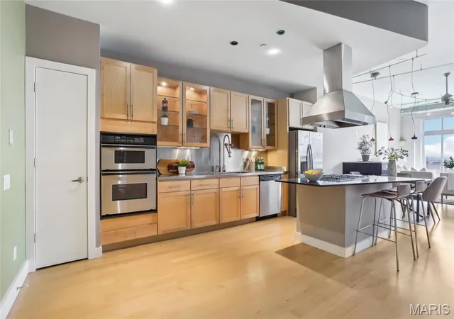 Photo 5 of Condominium at 6340 Clayton Rd #207, Saint Louis, MO 63117 | MLS# MIS25002317 | | Sold on 2025-09-18