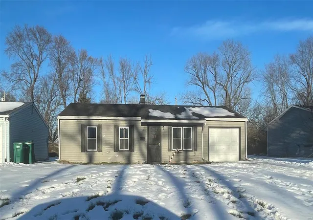 Single Family Residence at 34 Westwood Dr, East Saint Louis, IL 62206 | MLS# MIS25002423 | | Sold on 2025-01-21