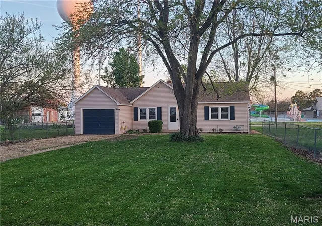 Photo 1 of Single Family Residence at 708 E Pear Ave, Owensville, MO 65066 | MLS# MIS25002497 | | Sold on 2025-11-07