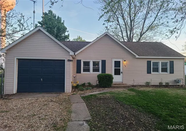 Photo 2 of Single Family Residence at 708 E Pear Ave, Owensville, MO 65066 | MLS# MIS25002497 | | Sold on 2025-11-07