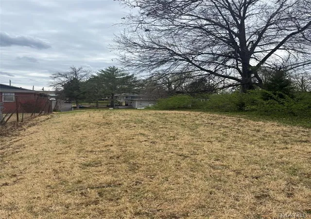 Photo 4 of Land at 8015 Hicks Ave, Saint Louis, MO 63117 | MLS# MIS25002537 | | Sold on 2025-07-03