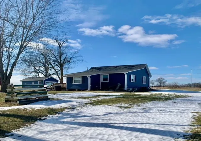 Photo 3 of Single Family Residence at 15842 Northside Dr, New London, MO 63459 | MLS# MIS25002575 |  | Sold on 2025-05-01