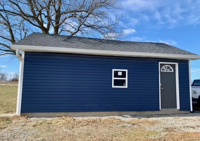 Photo 4 of Single Family Residence at 15842 Northside Dr, New London, MO 63459 | MLS# MIS25002575 |  | Sold on 2025-05-01