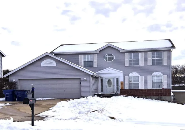 Photo 1 of Single Family Residence at 10712 Oak Pointe Dr, Saint Ann, MO 63074 | MLS# MIS25002724 | | Sold on 2025-03-12