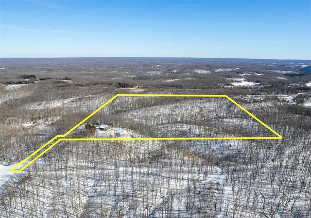 Photo 3 of Farm at 31185 Peaceful Ridge Ln, Jonesburg, MO 63351 | MLS# MIS25002940 | | Sold on 2025-02-21