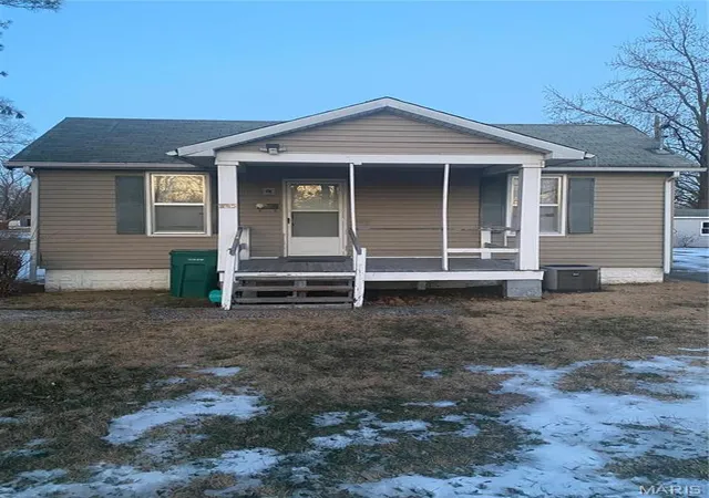 Single Family Residence at 845 Mildred Ave, East Saint Louis, IL 62206 | MLS# MIS25003007 | | Sold on 2025-07-29