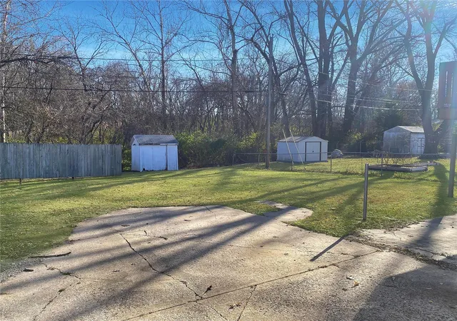 Photo 4 of Single Family Residence at 4837 N Wallace Ave, Kansas, MO 64119 | MLS# MIS25003045 | | Sold on 2025-04-01