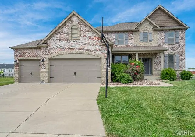 Single Family Residence at 44 Chessington Ct, Lake Saint Louis, MO 63367 | MLS# MIS25003124 | | Sold on 2025-08-19