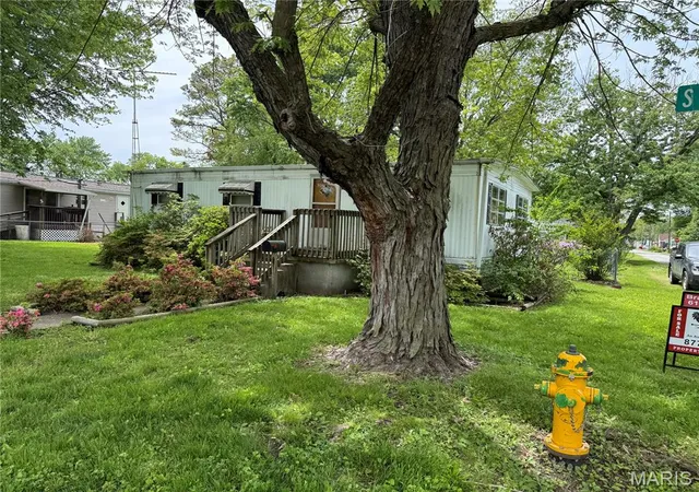Photo 2 of Single Family Residence at 802 S Borders Ave, Marissa, IL 62257 | MLS# MIS25003138 | | Sold on 2025-11-06