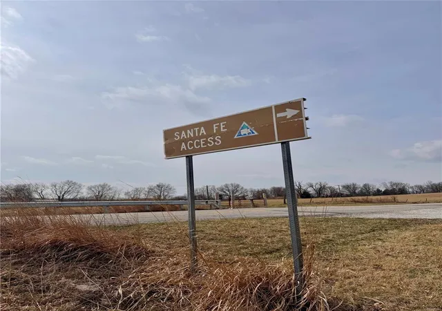 Photo 4 of Farm at 34688 Mo-D, Santa Fe, MO 65282 | MLS# MIS25003140 | | Sold on 2025-07-17