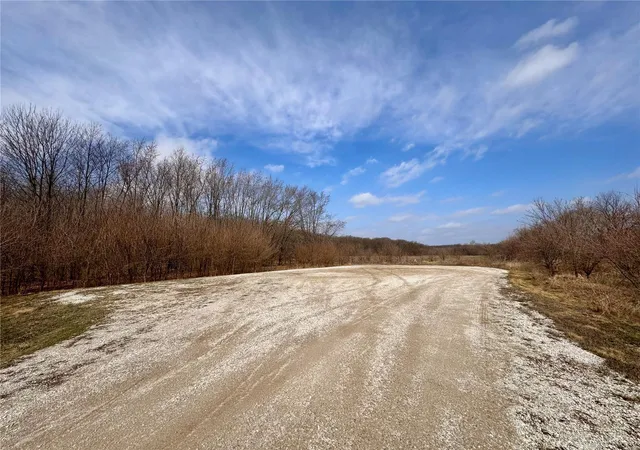 Photo 5 of Farm at 34688 Mo-D, Santa Fe, MO 65282 | MLS# MIS25003140 | | Sold on 2025-07-17