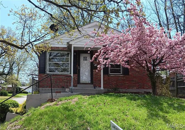 Single Family Residence at 9100 Gedde Ave, Saint Louis, MO 63134 | MLS# MIS25003189 | | Sold on 2025-09-05