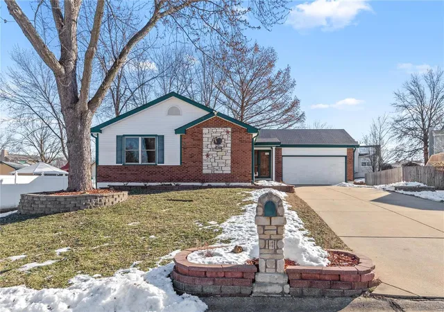 Photo 1 of Single Family Residence at 4 Grantley Ct, Saint Peters, MO 63376 | MLS# MIS25003223 | | Sold on 2025-02-25