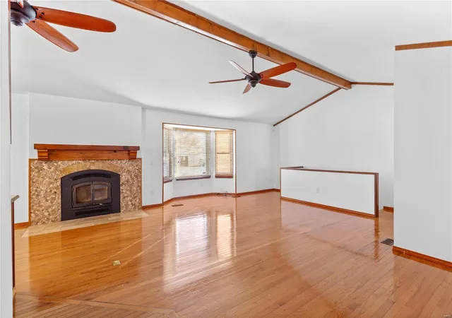 Photo 3 of Single Family Residence at 4 Grantley Ct, Saint Peters, MO 63376 | MLS# MIS25003223 | | Sold on 2025-02-25