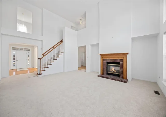 Photo 4 of Single Family Residence at 2628 Braemar Pkwy, Lake Saint Louis, MO 63367 | MLS# MIS25003251 | | Sold on 2025-04-17