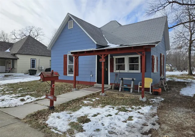 Photo 1 of Single Family Residence at 435 S Rollins, Centralia, MO 65240 | MLS# MIS25003464 |  | Sold on 2025-02-13