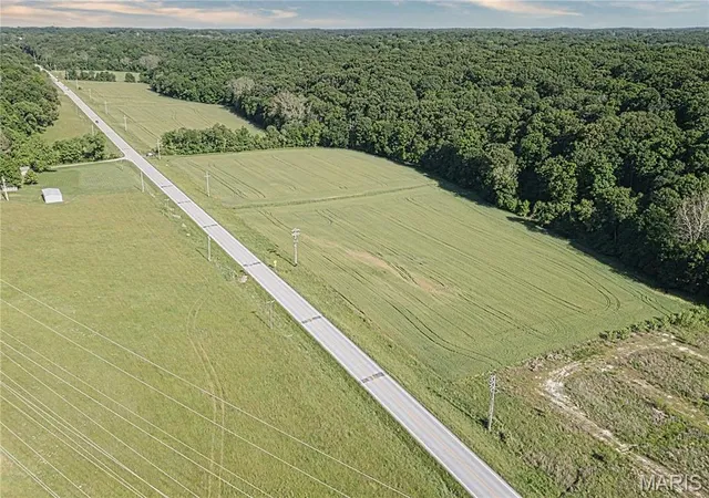 Photo 4 of Sale Pending at 18604 St Albans Rd, Glencoe, MO 63038 | MLS# MIS25003531 | Listing updated on 2026-07-23