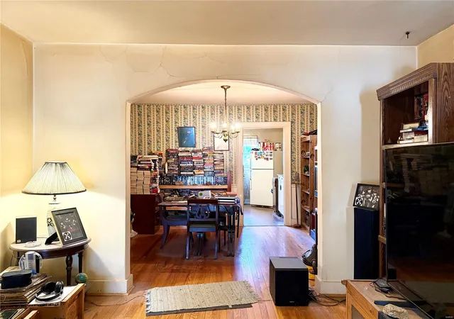 Photo 4 of Single Family Residence at 509 Alphonse Dr, Saint Louis, MO 63122 | MLS# MIS25003575 |  | Sold on 2025-02-18