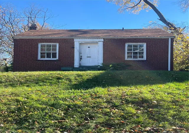 Single Family Residence at 3728 Avondale Ave, Saint Louis, MO 63121 | MLS# MIS25003667 | | Sold on 2025-04-28