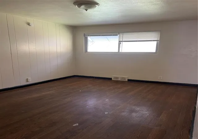 Photo 4 of Single Family Residence at 4288 Smithfield Pl, Saint Louis, MO 63134 | MLS# MIS25003733 |  | Sold on 2025-04-16