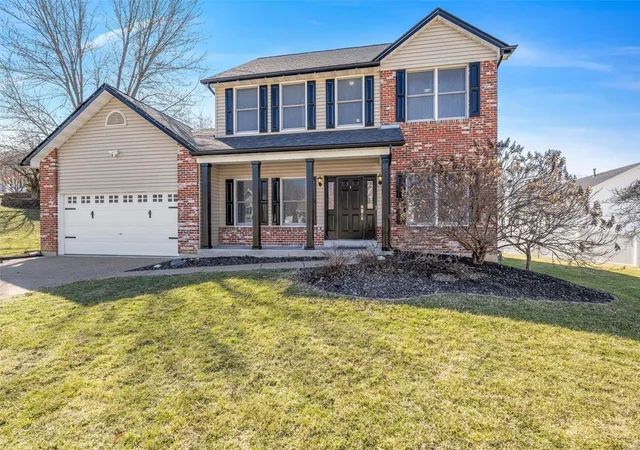 Photo 3 of Single Family Residence at 127 Bright Gem Dr, Saint Charles, MO 63304 | MLS# MIS25003927 |  | Sold on 2025-04-25