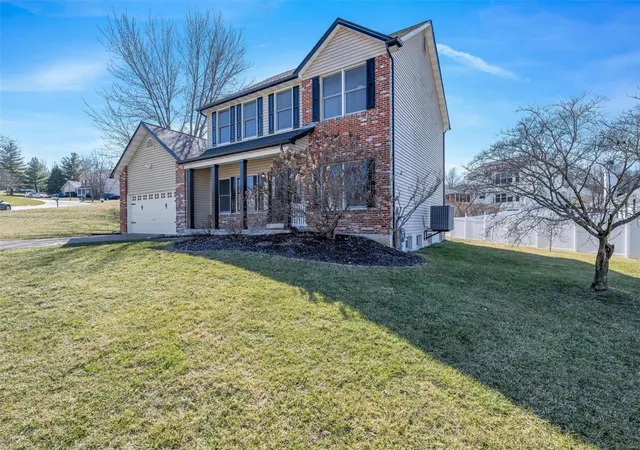 Photo 4 of Single Family Residence at 127 Bright Gem Dr, Saint Charles, MO 63304 | MLS# MIS25003927 |  | Sold on 2025-04-25