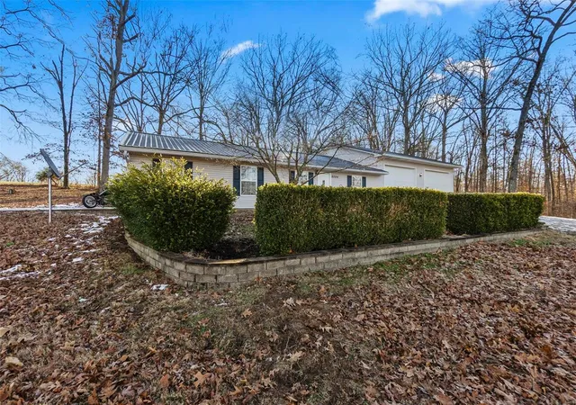 Photo 4 of Single Family Residence at 8294 Bobcat Ln, Glenallen, MO 63751 | MLS# MIS25003934 |  | Sold on 2025-05-30