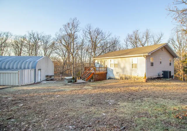 Photo 4 of Single Family Residence at 1006 State Hwy Zz, Conway, MO 65632 | MLS# MIS25003951 | | Sold on 2025-04-29