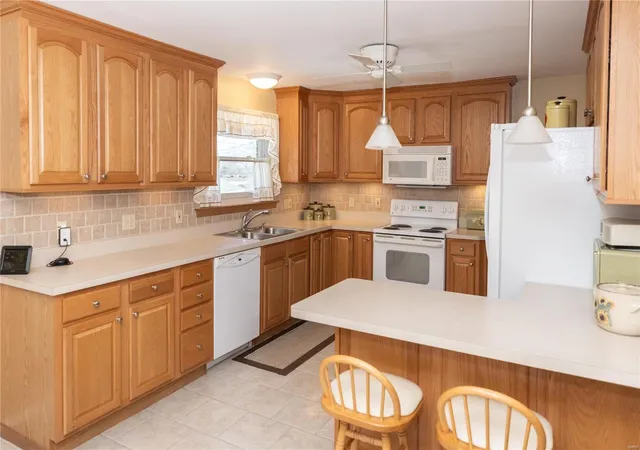 Photo 4 of Single Family Residence at 3331 Ringfield Dr, Saint Louis, MO 63125 | MLS# MIS25004185 | | Sold on 2025-03-12