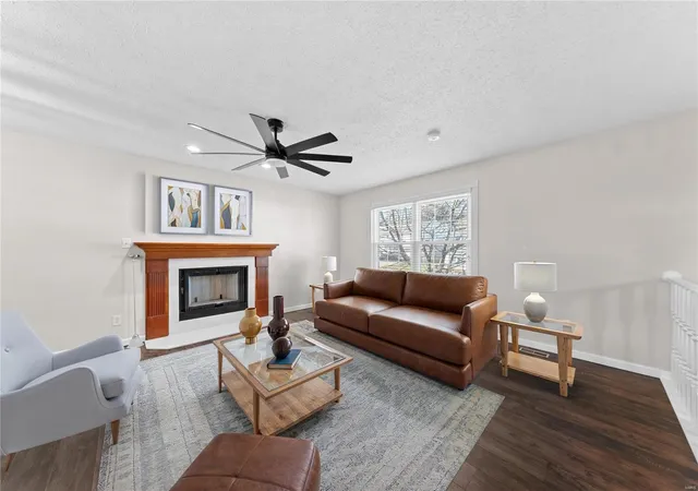 Photo 3 of Single Family Residence at 1736 Lynncove Ln, Saint Charles, MO 63303 | MLS# MIS25004246 | | Sold on 2025-05-08