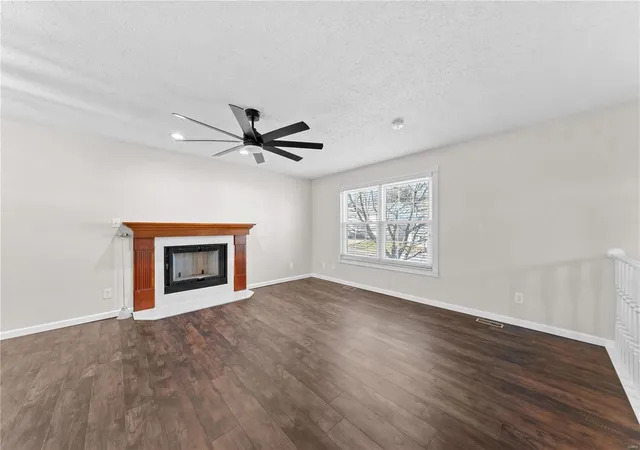 Photo 4 of Single Family Residence at 1736 Lynncove Ln, Saint Charles, MO 63303 | MLS# MIS25004246 | | Sold on 2025-05-08