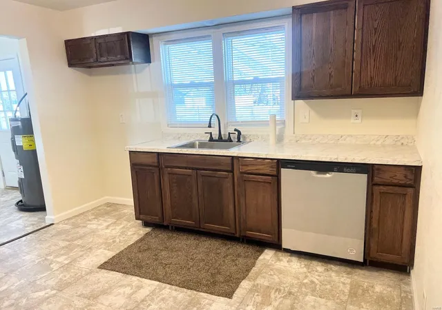 Photo 4 of Single Family Residence at 905 N Mulberry, Dexter, MO 63841 | MLS# MIS25004274 | | Sold on 2025-06-23