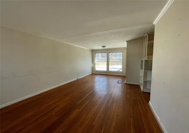 Photo 2 of Single Family Residence at 9800 Gloucester Dr, Saint Louis, MO 63137 | MLS# MIS25004437 | | Sold on 2025-05-28