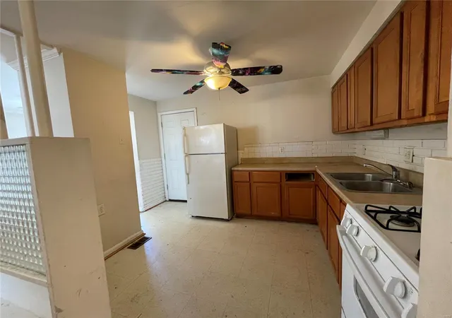 Photo 3 of Single Family Residence at 9800 Gloucester Dr, Saint Louis, MO 63137 | MLS# MIS25004437 | | Sold on 2025-05-28