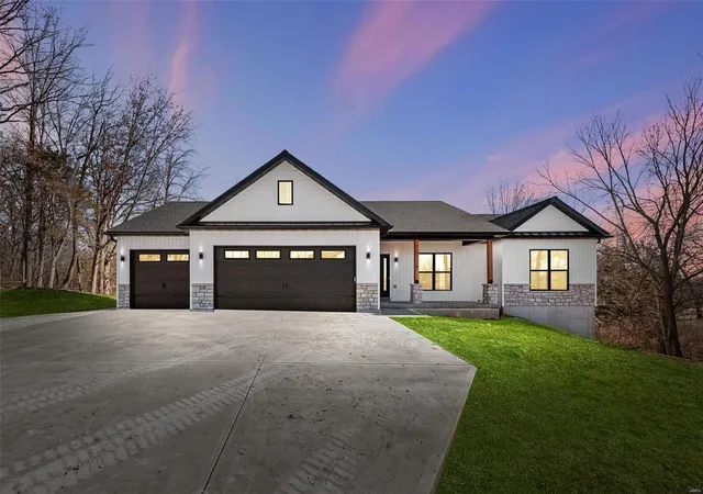 Photo 2 of Single Family Residence at 12 Winchester Run, Old Monroe, MO 63369 | MLS# MIS25004507 | | Sold on 2025-03-24