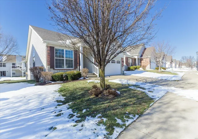 Photo 3 of Villa at 1519 Hollowbrook Dr, Saint Charles, MO 63303 | MLS# MIS25004526 |  | Sold on 2025-03-12