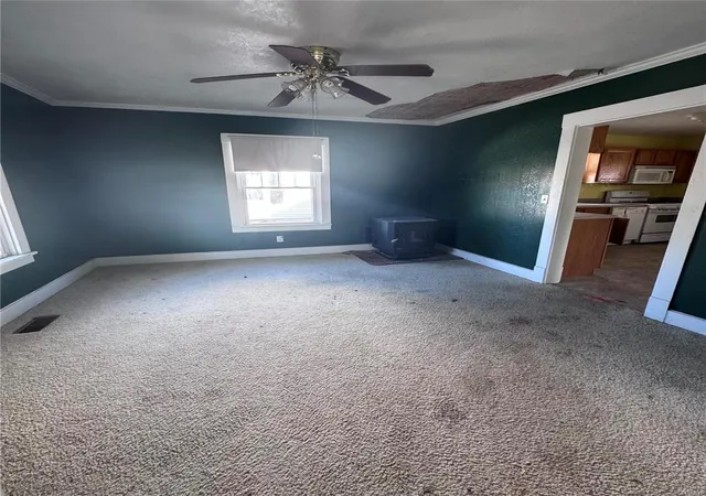 Photo 3 of Single Family Residence at 1112 N Jefferson St, Mexico, MO 65265 | MLS# MIS25004557 | | Sold on 2025-02-18