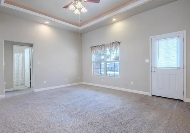 Photo 4 of Single Family Residence at 140 Venus St, Holts Summit, MO 65043 | MLS# MIS25004602 | | Sold on 2025-03-31