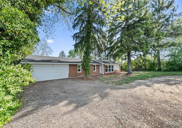 Photo 1 of Single Family Residence at 1919 Parker Rd, Saint Louis, MO 63138 | MLS# MIS25004609 |  | Sold on 2025-08-21