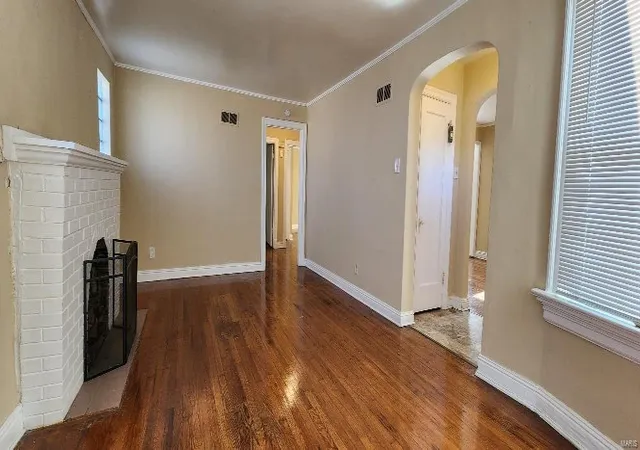 Photo 3 of Single Family Residence at 200 Henquin Dr, Saint Louis, MO 63135 | MLS# MIS25004619 | | Sold on 2025-03-26