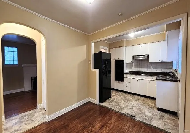 Photo 4 of Single Family Residence at 200 Henquin Dr, Saint Louis, MO 63135 | MLS# MIS25004619 | | Sold on 2025-03-26