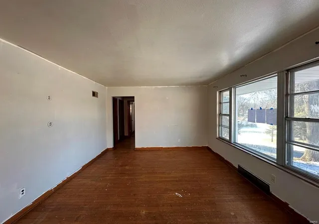 Photo 2 of Single Family Residence at 5510 Mclaran Ave, Saint Louis, MO 63136 | MLS# MIS25004644 | | Sold on 2025-04-21