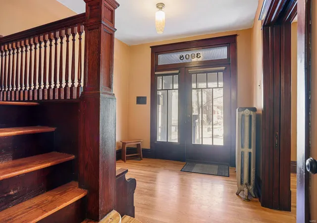 Photo 4 of Single Family Residence at 3908 Juniata St, Saint Louis, MO 63116 | MLS# MIS25004754 | | Sold on 2025-04-07
