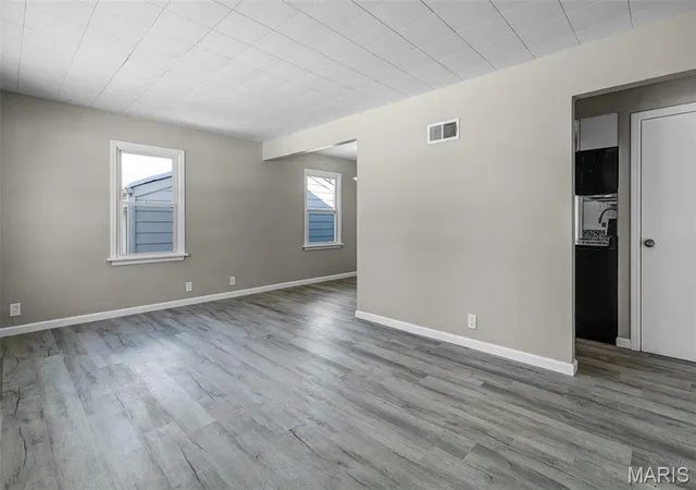 Photo 4 of Single Family Residence at 9920 Northgate Dr, Saint Louis, MO 63137 | MLS# MIS25004807 | | Sold on 2025-07-31