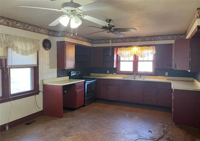 Photo 4 of Single Family Residence at 710 Marshall, Fredericktown, MO 63645 | MLS# MIS25004834 | | Sold on 2025-02-24