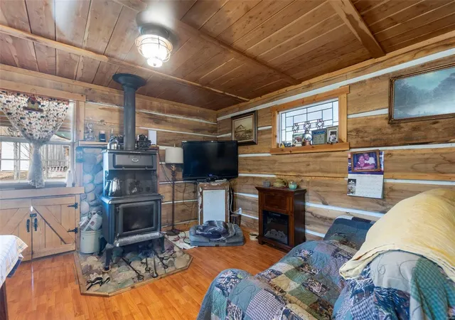 Photo 4 of Single Family Residence at 1395 Madison 311, Marquand, MO 63655 | MLS# MIS25004856 | | Sold on 2025-04-04